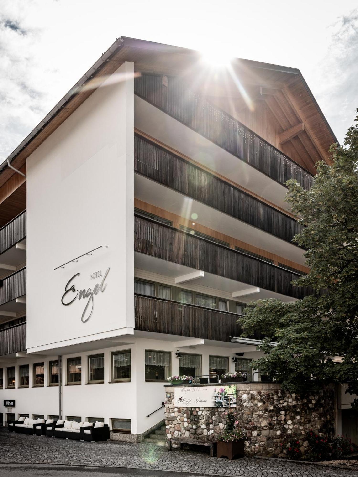 Hotel Engel Mellau Exterior photo
